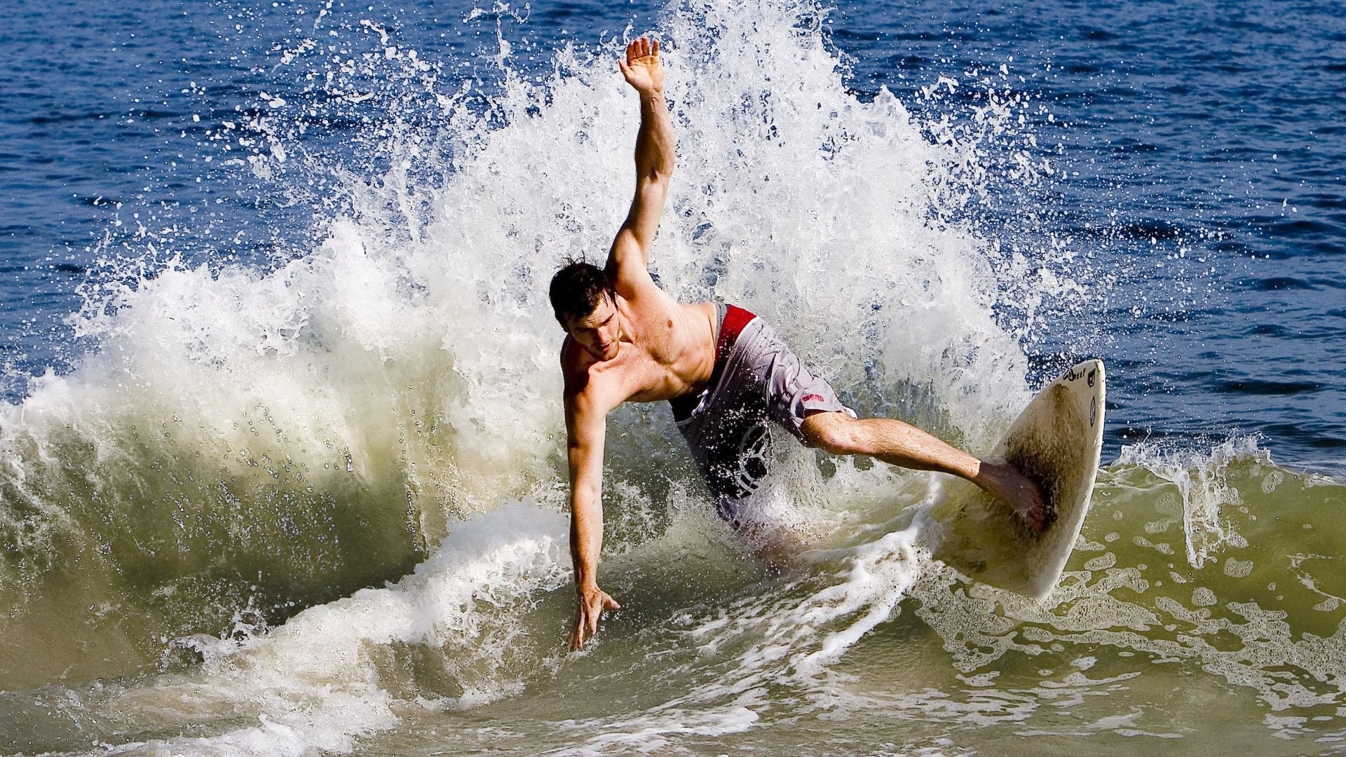 开云网页版登录入口-《CS_GO年度决赛，硝烟散尽谁为王》，硝烟散尽3