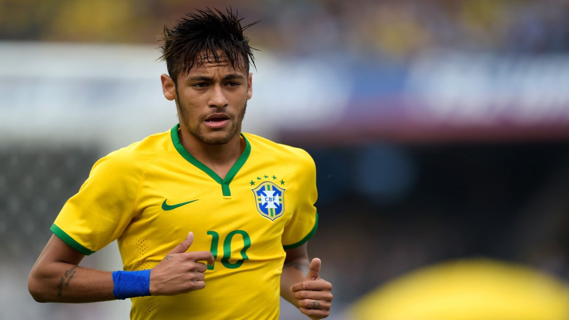 女队整体划频数据排名中上游,女队队员